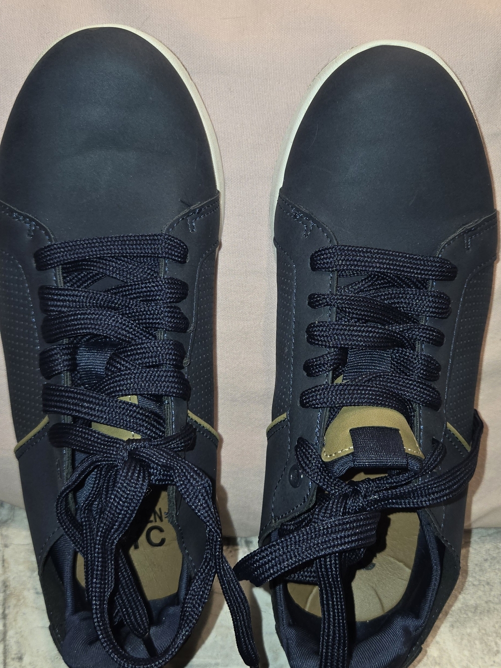 Men's Navy Low-Top Lace-Up Sneakers with Contrast Tab